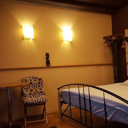 Hospitality Centrum- River Bukares Bagian luar foto