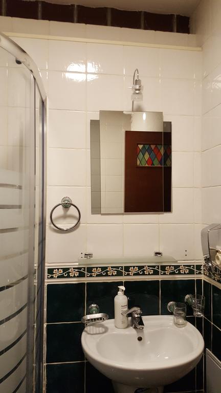 Hospitality Centrum- River Bukares Bagian luar foto