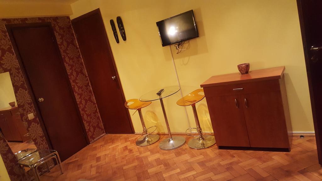 Hospitality Centrum- River Bukares Bagian luar foto