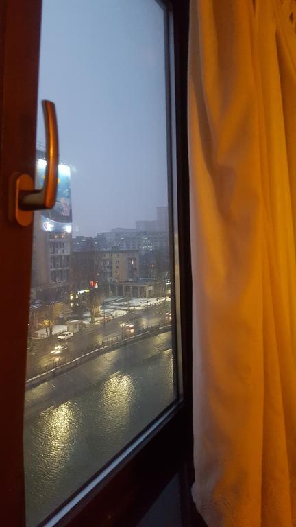 Hospitality Centrum- River Bukares Bagian luar foto