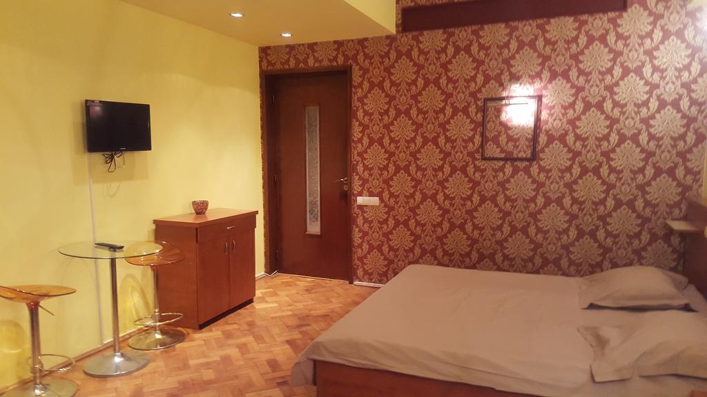 Hospitality Centrum- River Bukares Bagian luar foto