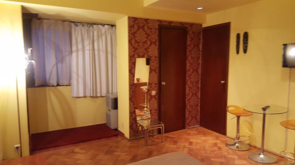 Hospitality Centrum- River Bukares Bagian luar foto