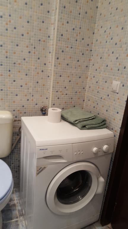 Hospitality Centrum- River Bukares Bagian luar foto