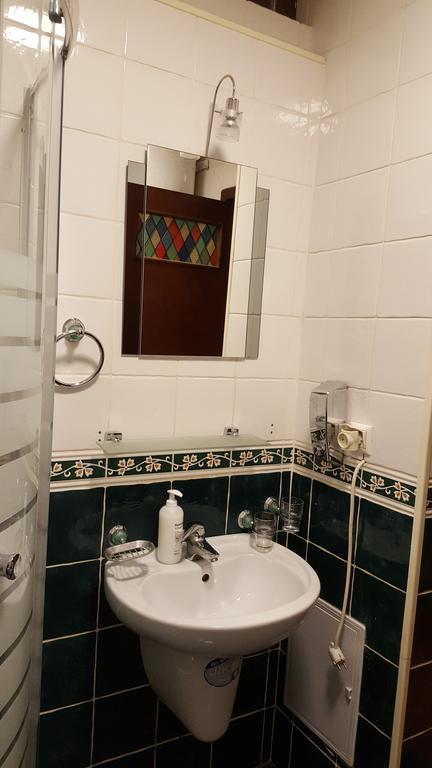 Hospitality Centrum- River Bukares Bagian luar foto