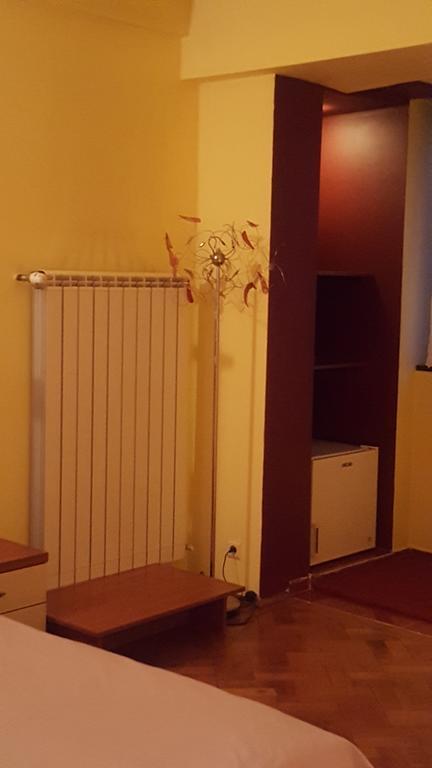 Hospitality Centrum- River Bukares Bagian luar foto